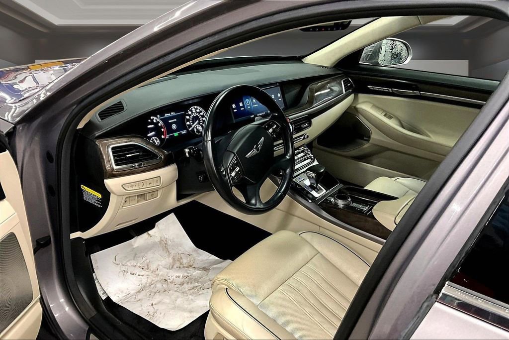 Used 2018 Genesis G90 3.3T Premium image 17