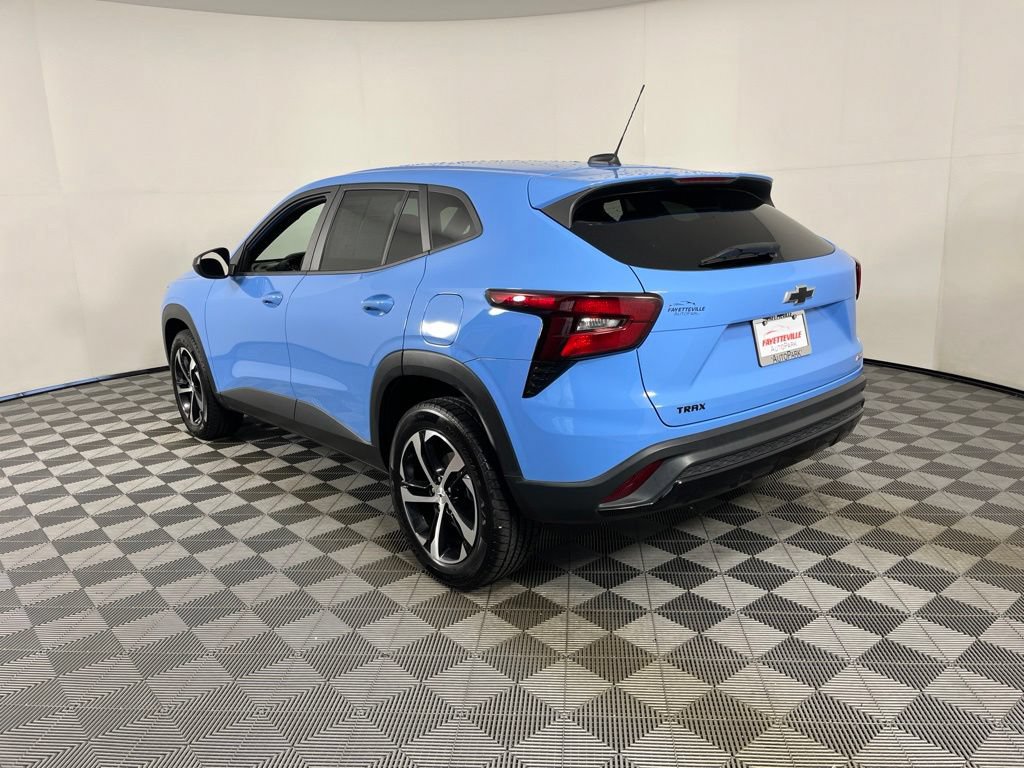 Certified 2024 Chevrolet Trax RS FWD image 13