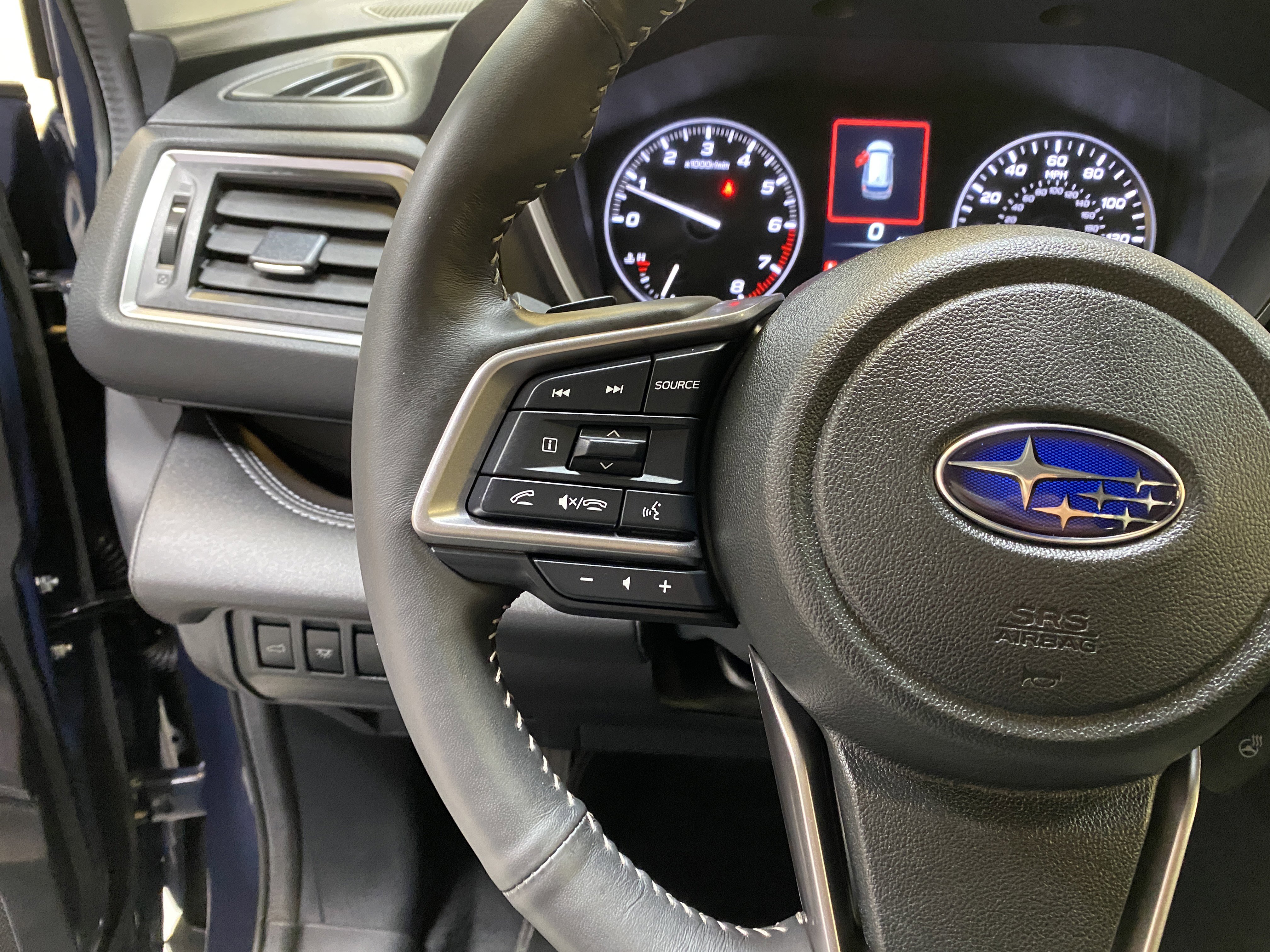 Used 2025 Subaru Ascent Touring w/ Popular Package #2 image 36