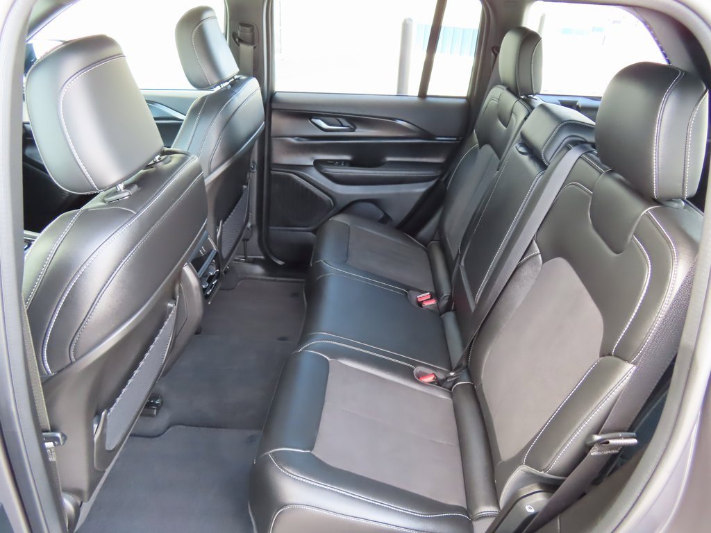 Certified 2024 Jeep Grand Cherokee Altitude image 25