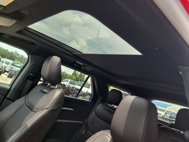Used 2026 Ford Explorer Platinum RWD image 23