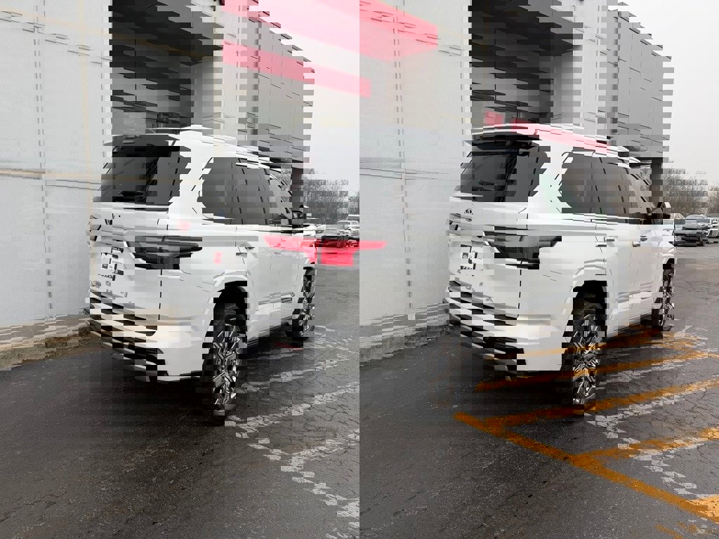 Certified 2024 Toyota Sequoia Capstone image 5
