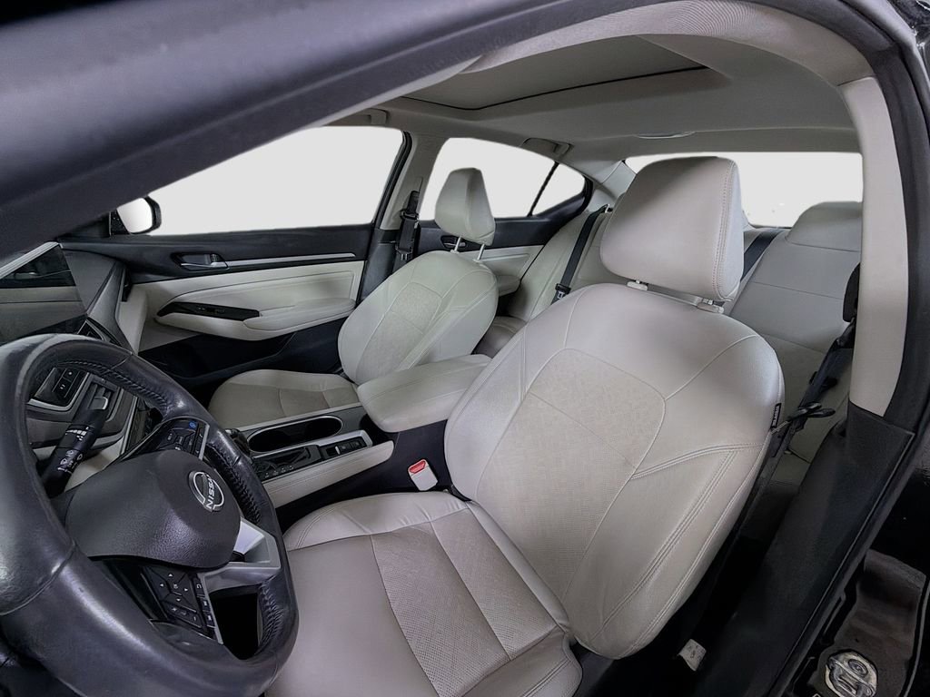 Used 2023 Nissan Altima 2.5 SL FWD image 13