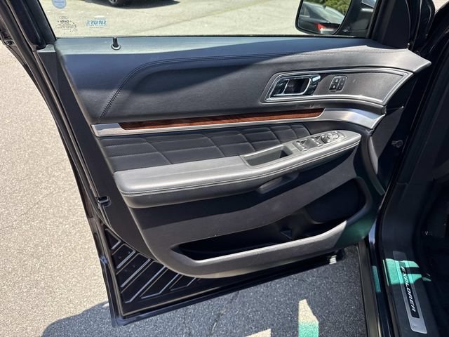 Used 2017 Ford Explorer Platinum AWD/4WD image 12