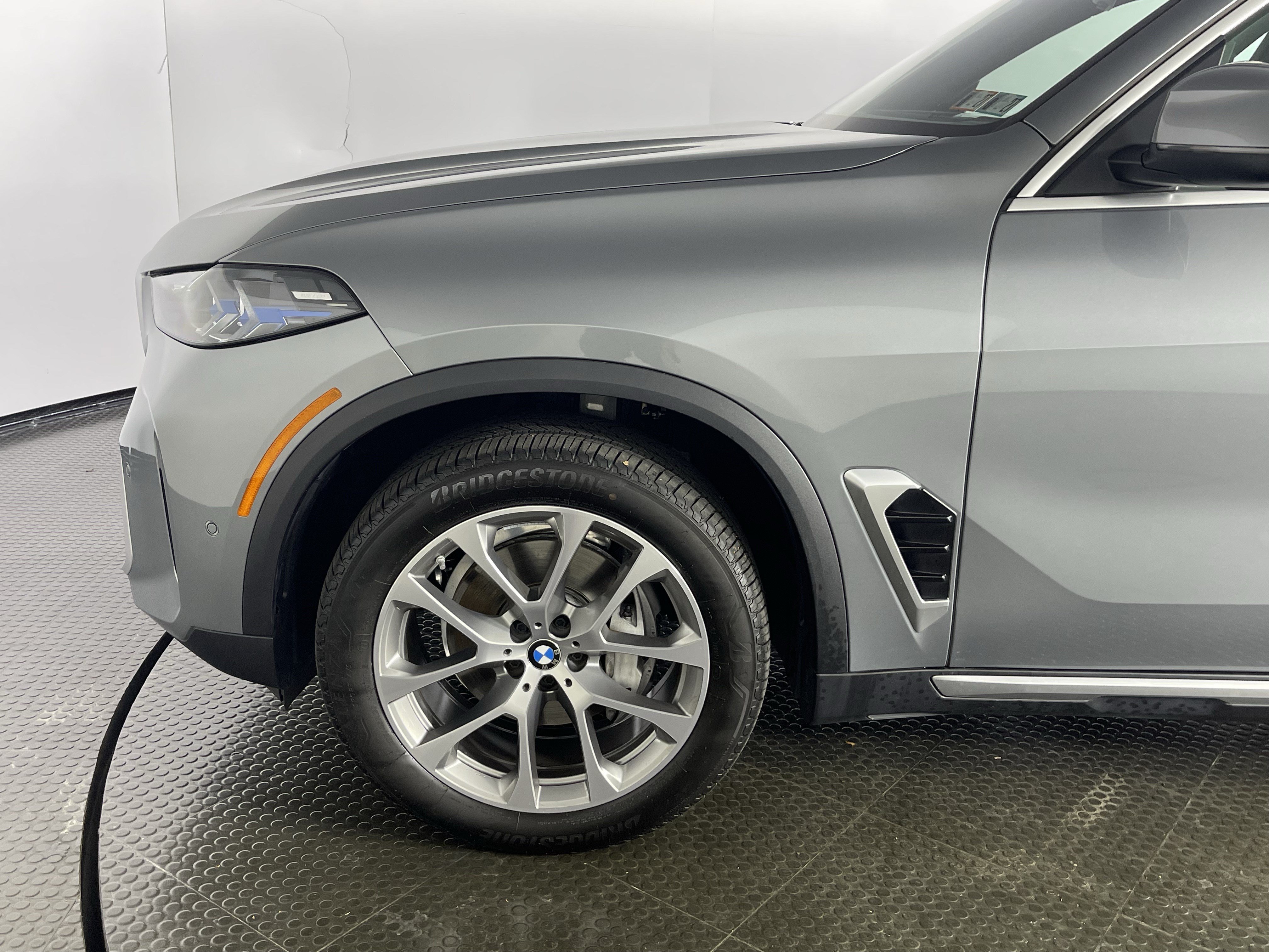 Certified 2026 BMW X5 xDrive40i AWD/4WD image 4