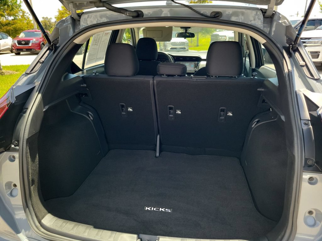 Used 2023 Nissan Kicks SV FWD image 9