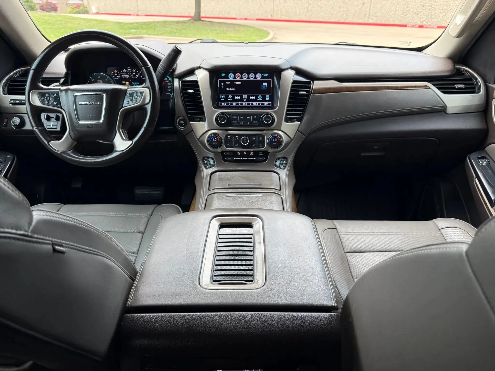 Used 2018 GMC Yukon Denali w/ Enhanced Security Package RWD image 13