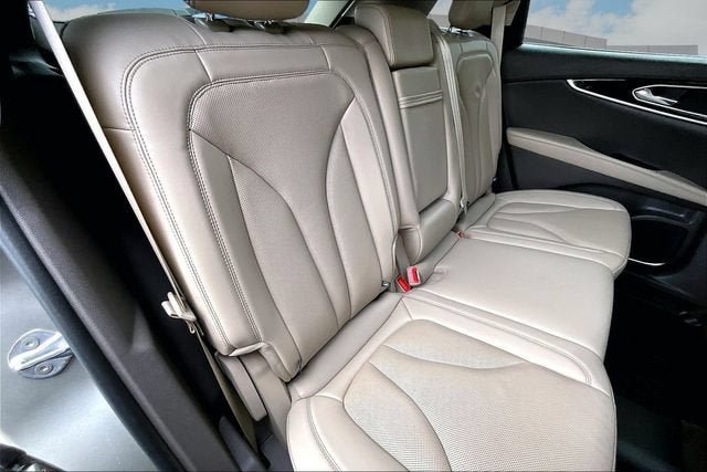 Used 2023 Lincoln Nautilus Reserve AWD/4WD image 27