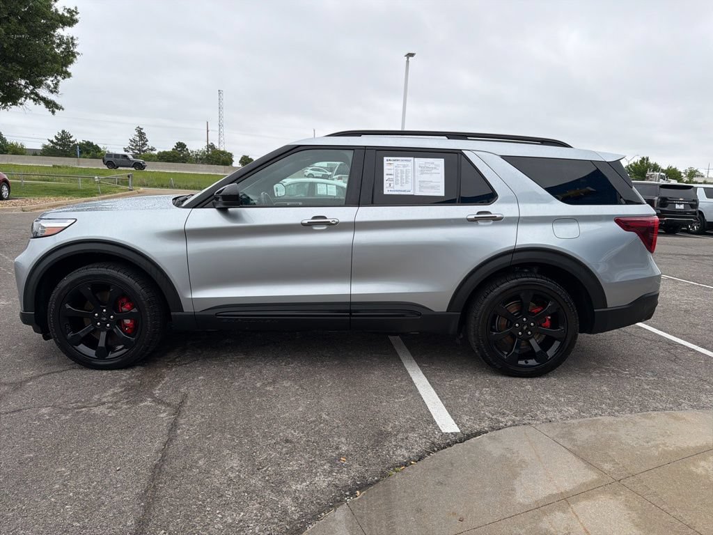 Used 2022 Ford Explorer ST w/ ST Street Pack AWD/4WD image 6