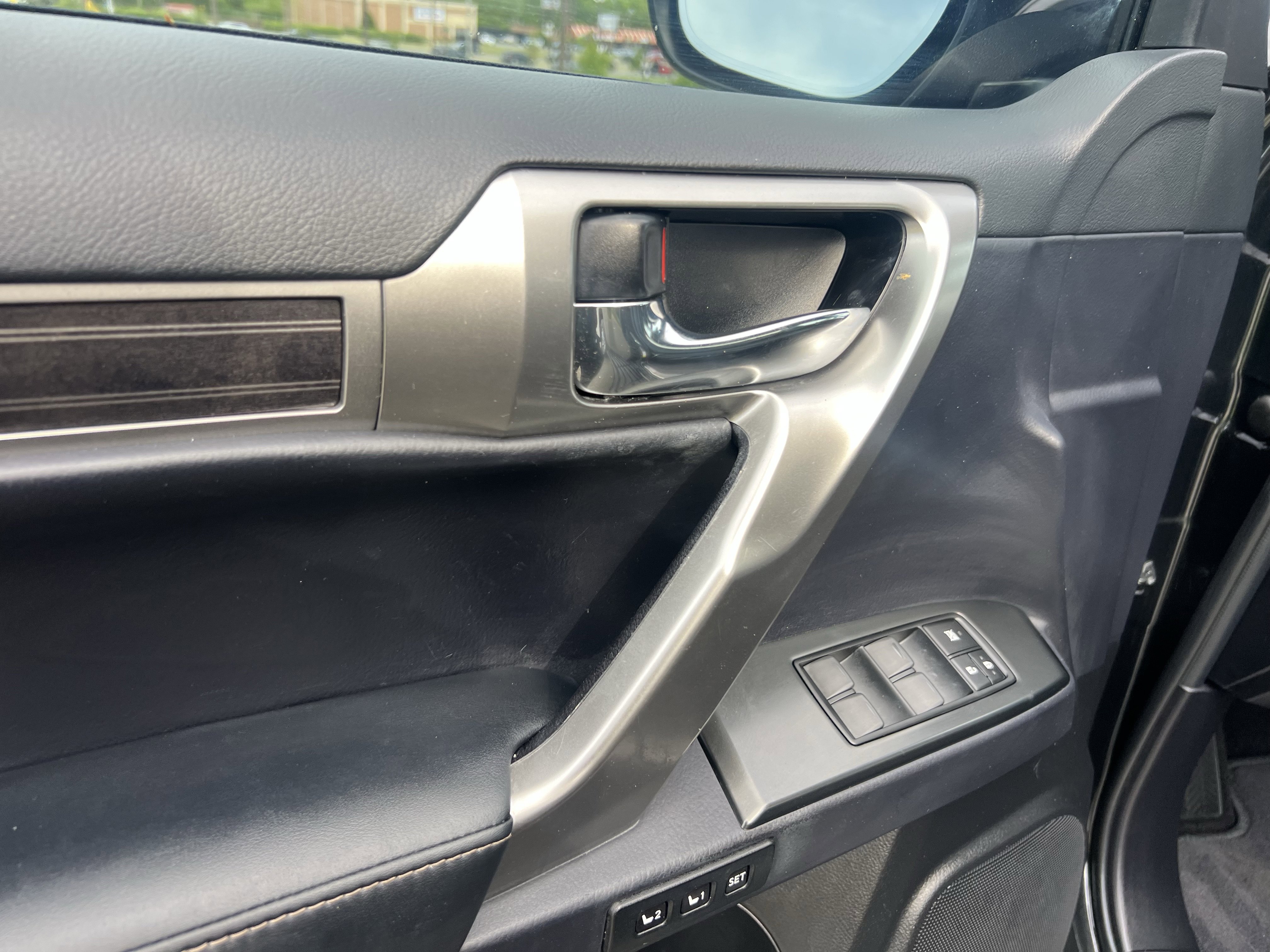 Used 2023 Lexus GX 460 Luxury w/ Accessory Package image 15