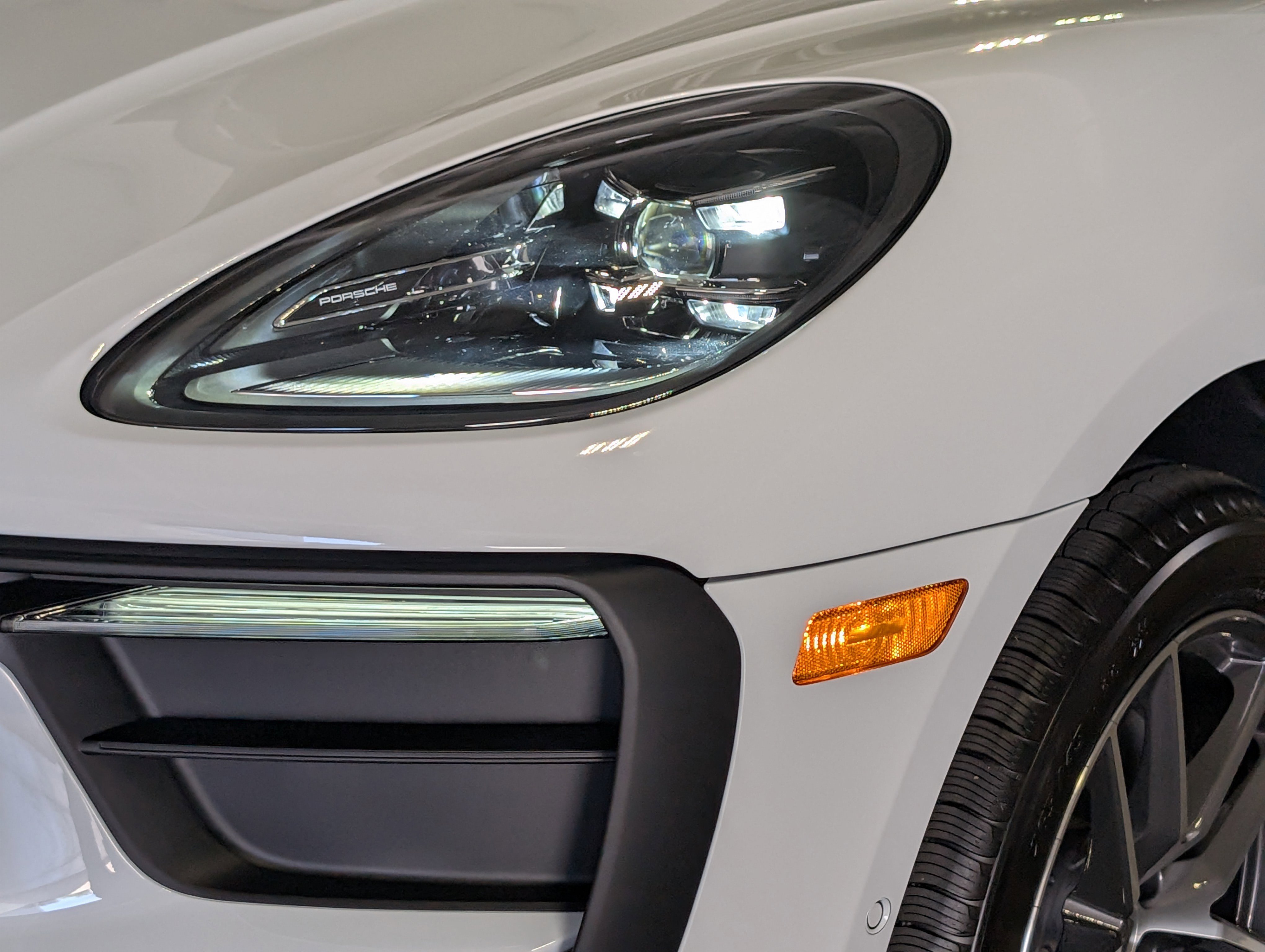 New 2026 Porsche Macan AWD/4WD image 16