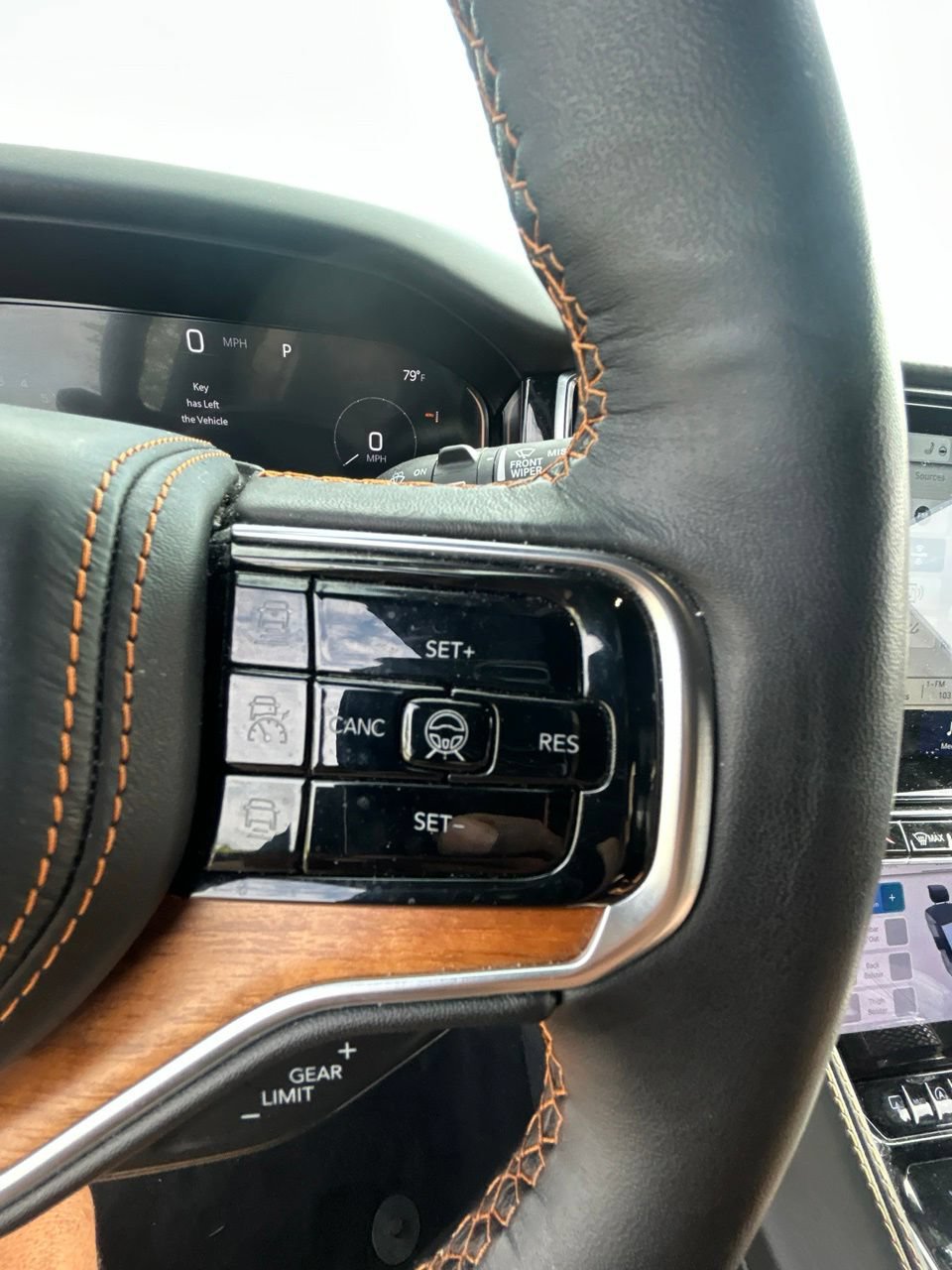 Used 2024 Jeep Grand Wagoneer Series III w/ Rear-Seat Entertainment Group AWD/4WD image 20