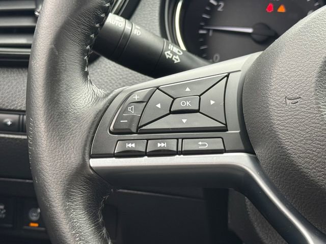 Used 2017 Nissan Rogue SV AWD/4WD image 10
