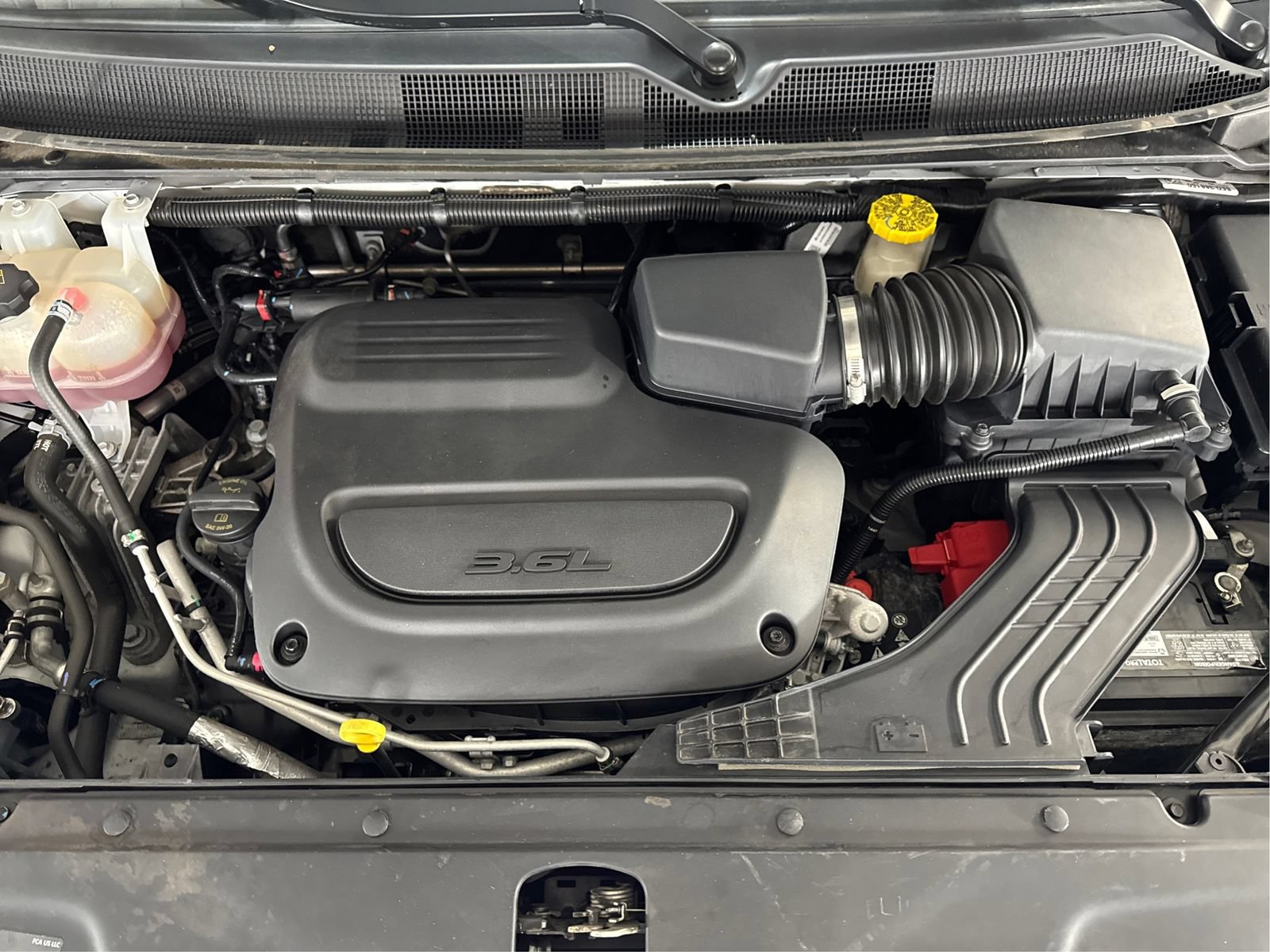 Used 2023 Chrysler Pacifica Touring-L FWD image 23
