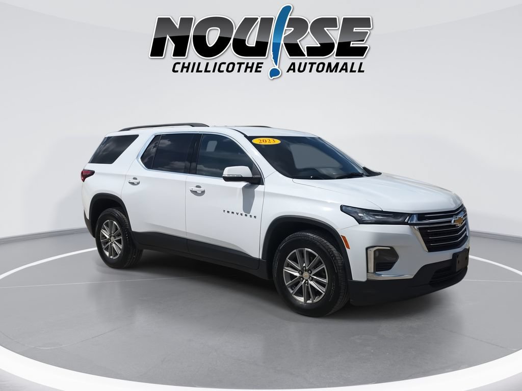Used 2023 Chevrolet Traverse LT w/ LPO, Cargo Package AWD/4WD image 2