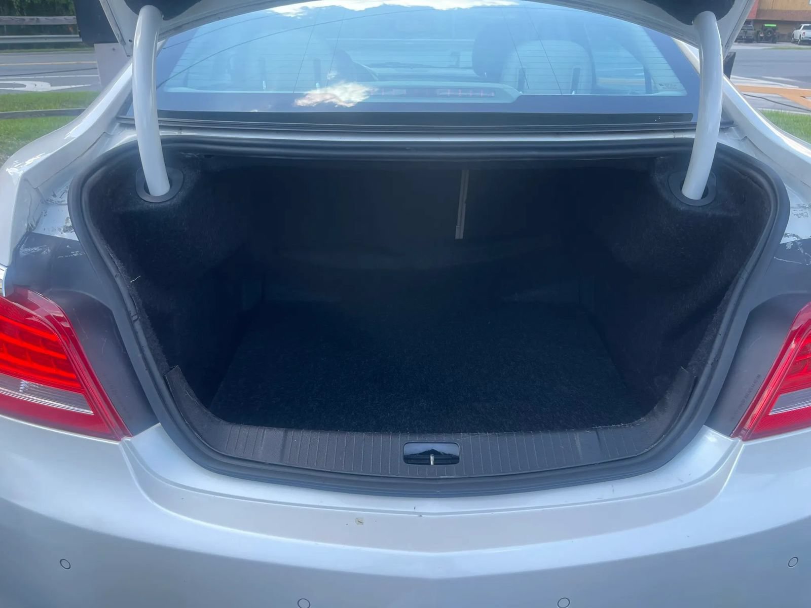 Used 2014 Buick LaCrosse Leather FWD image 18