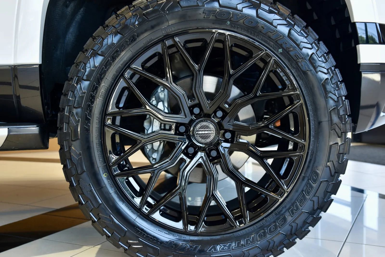 Used 2024 Lexus GX 550 w/ Accessory Package (Z1) image 11