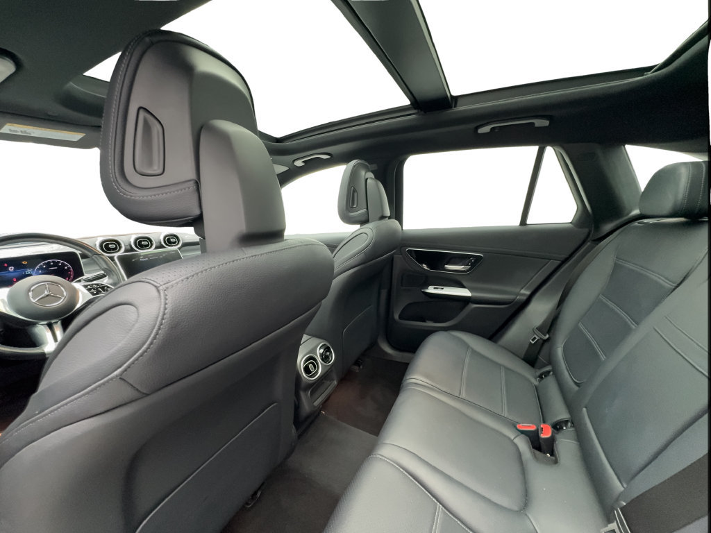 Used 2024 Mercedes-Benz GLC 300 image 25