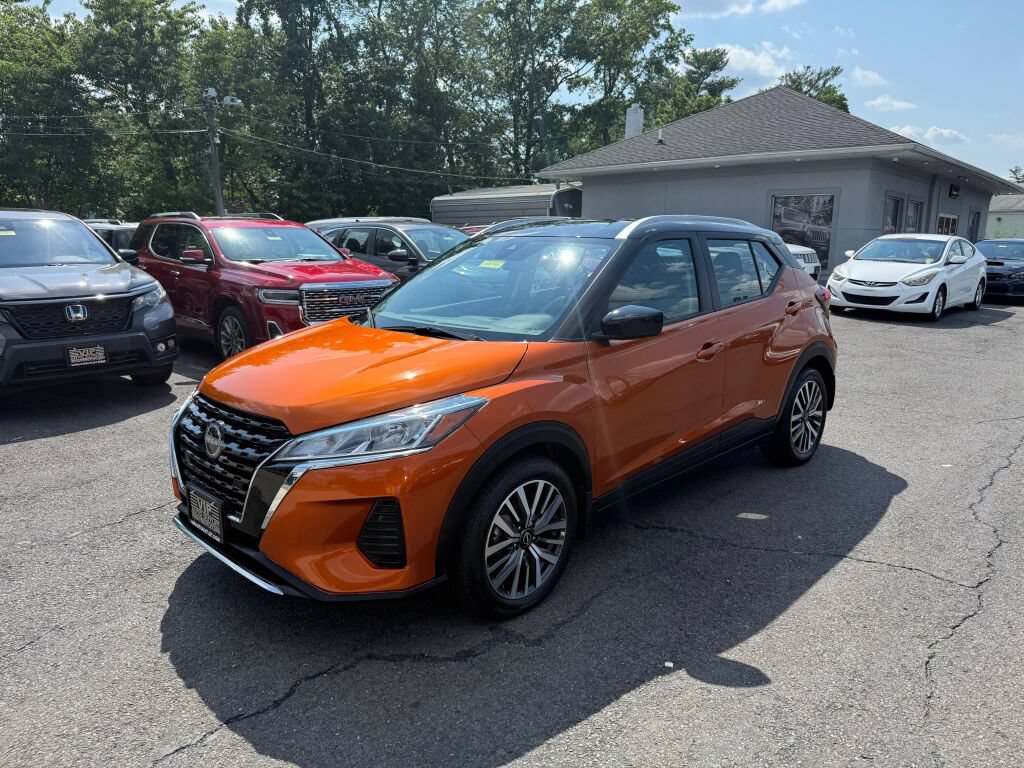 Used 2023 Nissan Kicks SV FWD image 3