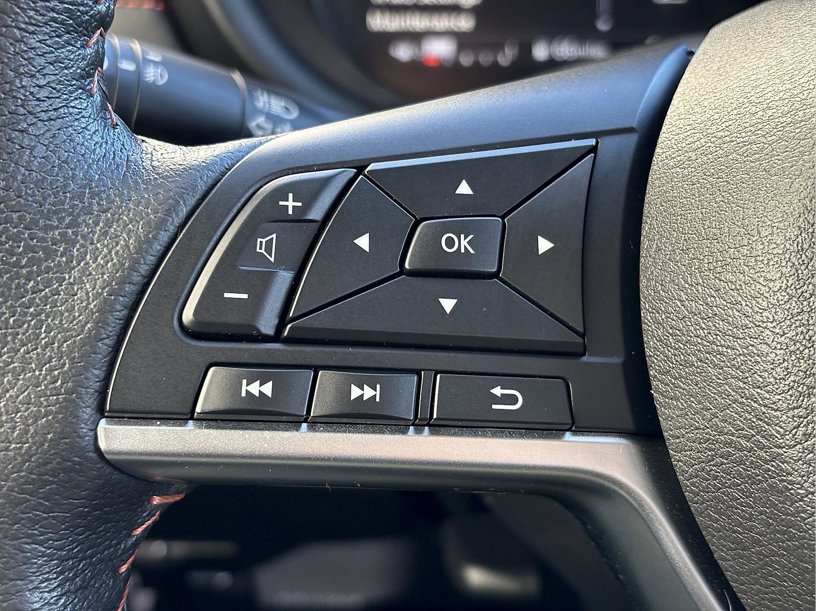 Used 2023 Nissan Kicks SR w/ SR Premium Package image 30