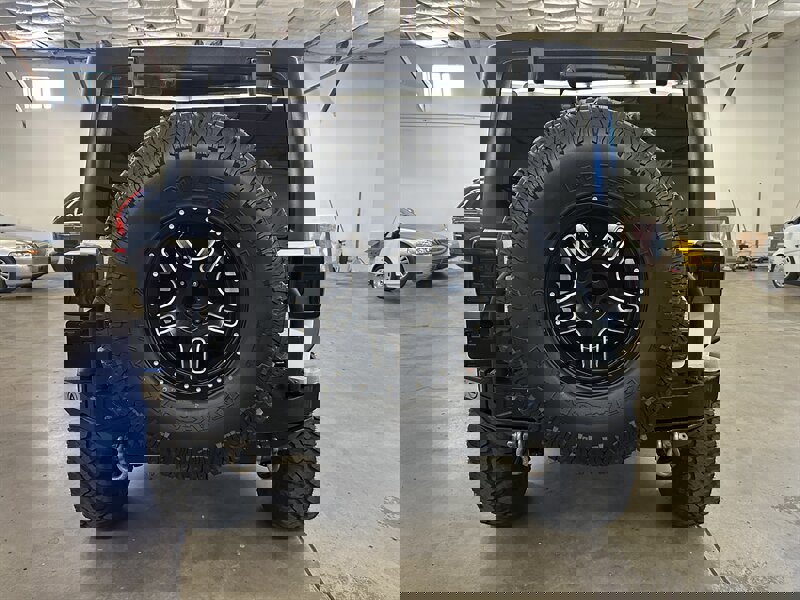 Used 2015 Jeep Wrangler Unlimited Rubicon w/ Connectivity Group image 4