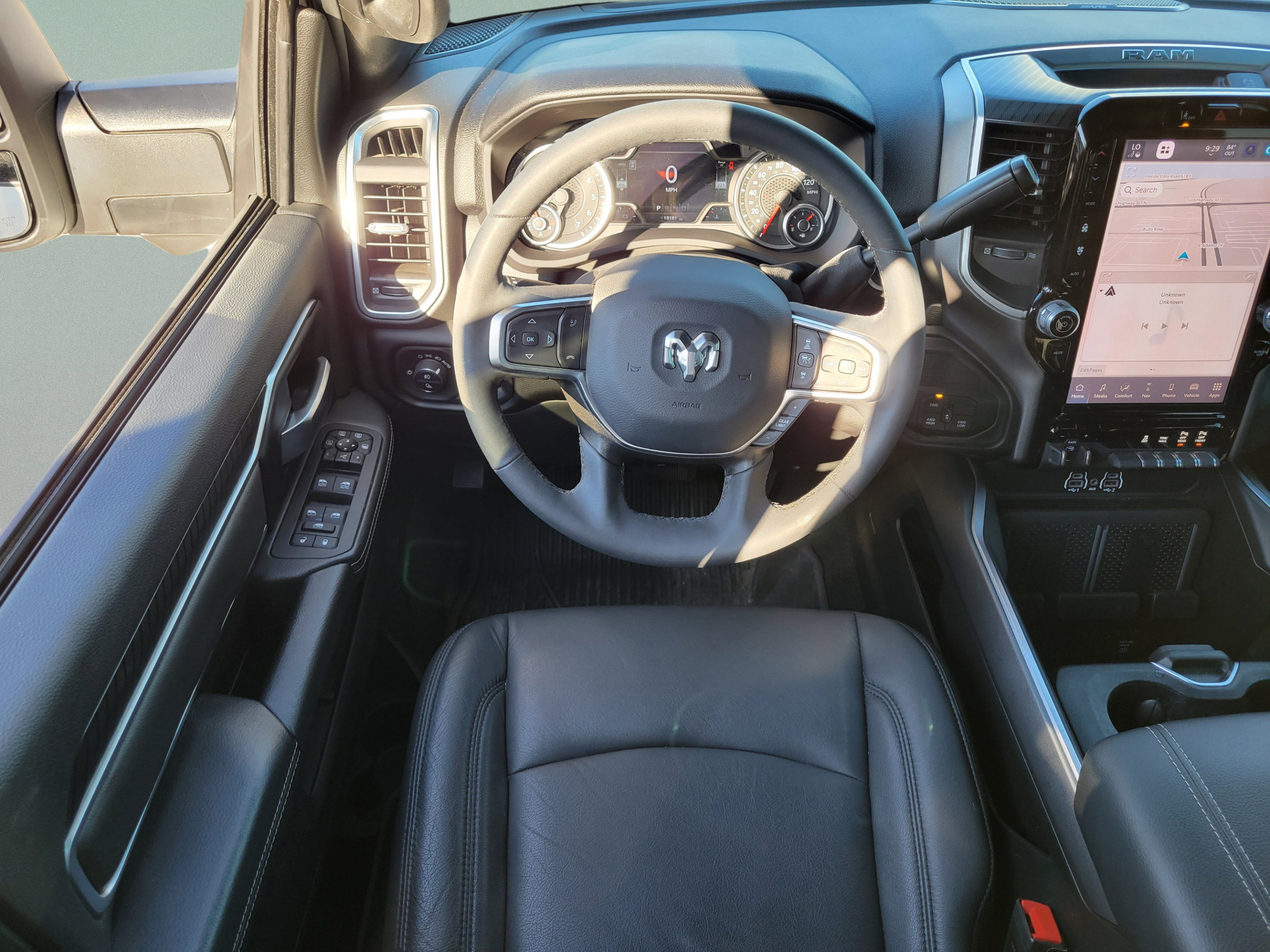 Certified 2025 RAM 2500 Big Horn AWD/4WD image 8