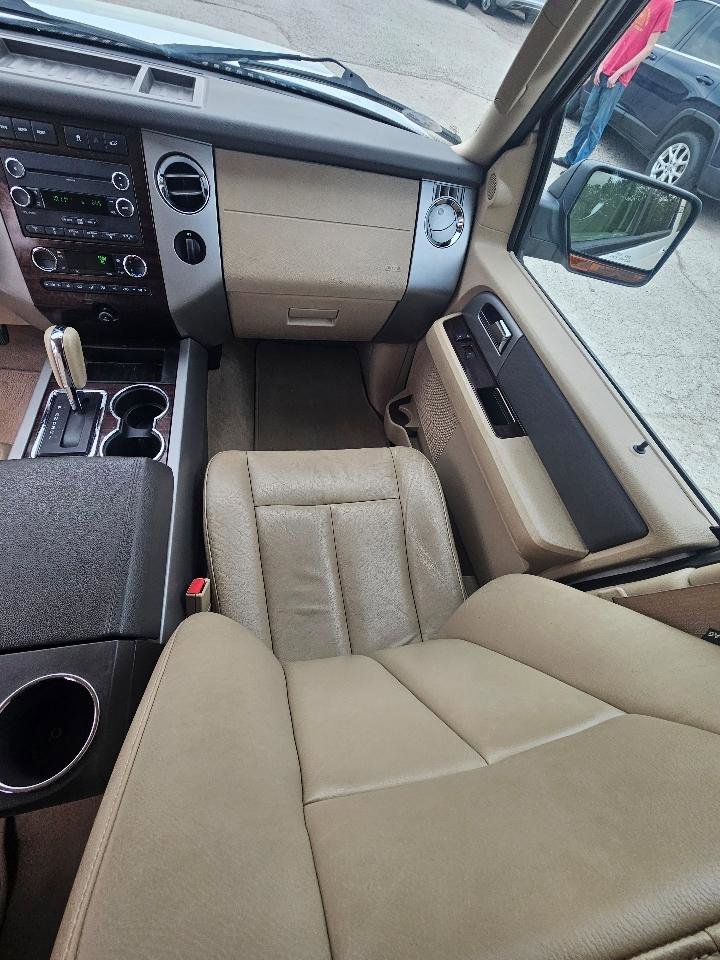 Used 2011 Ford Expedition XLT w/ 201A Rapid Spec Order Code RWD image 12