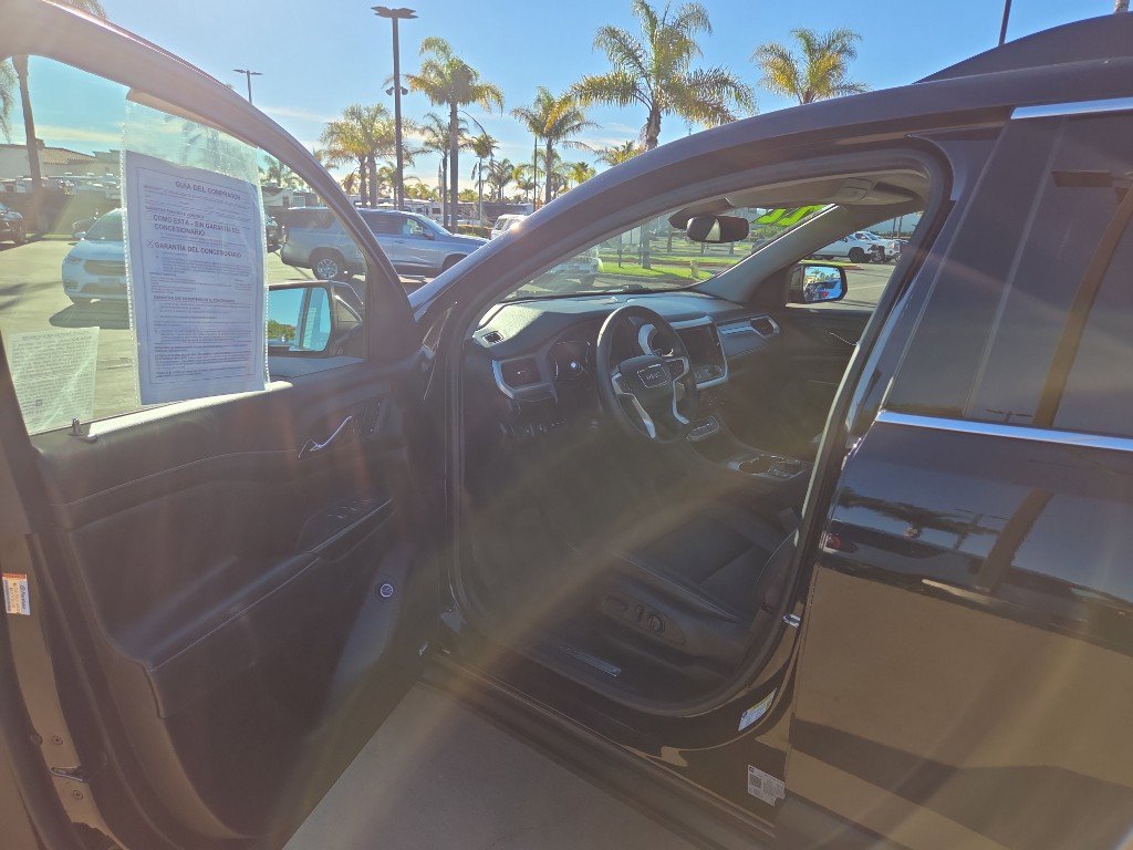 Used 2022 GMC Acadia SLT w/ Technology Package image 10