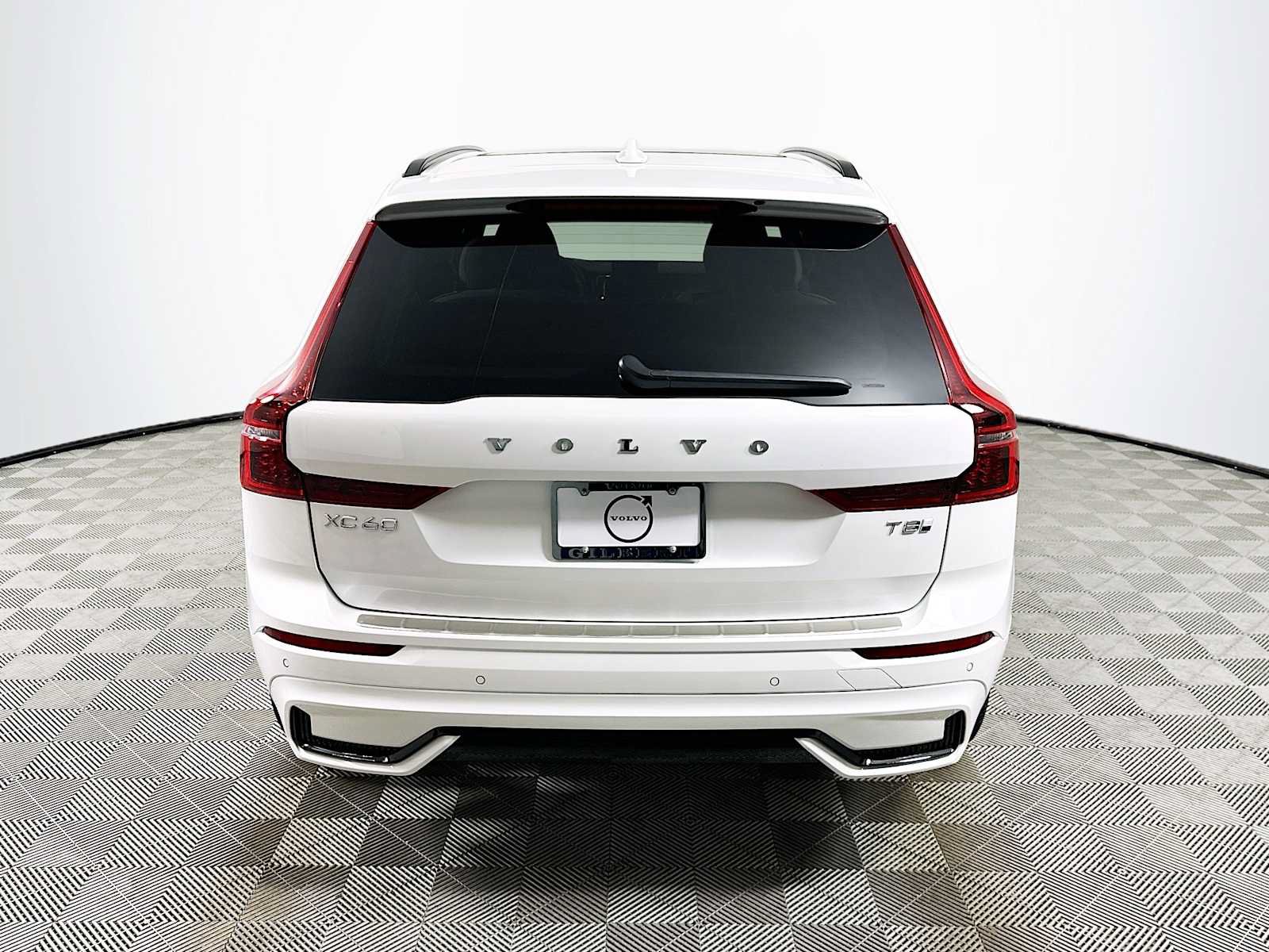 New 2026 Volvo XC60 T8 Plus w/ Climate Package PRO AWD/4WD image 6
