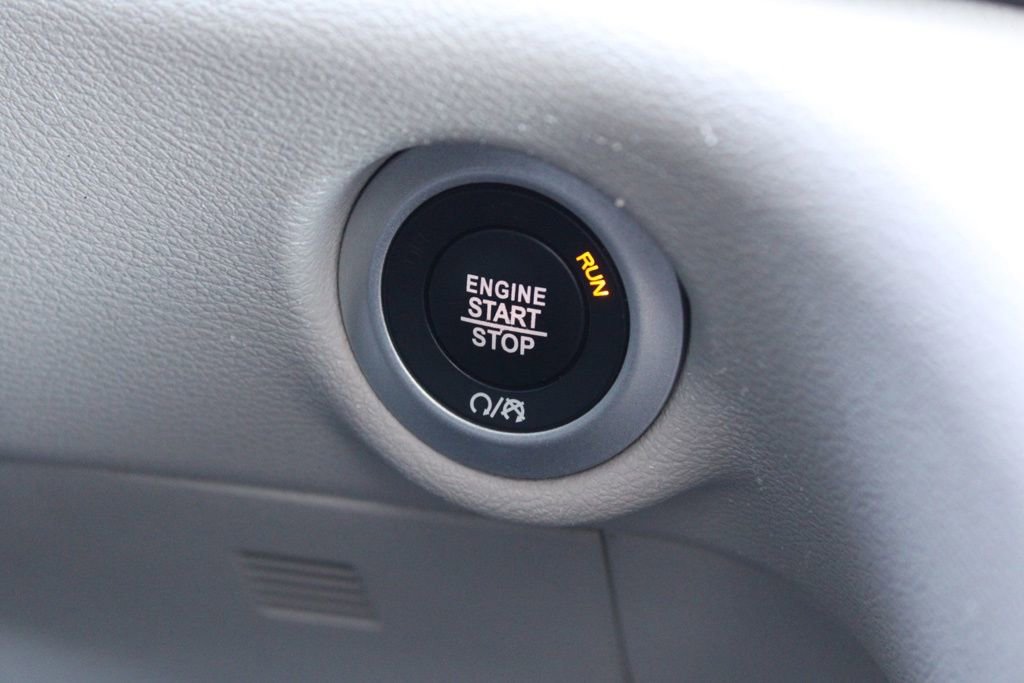 Used 2020 Chrysler Voyager Lxi image 34