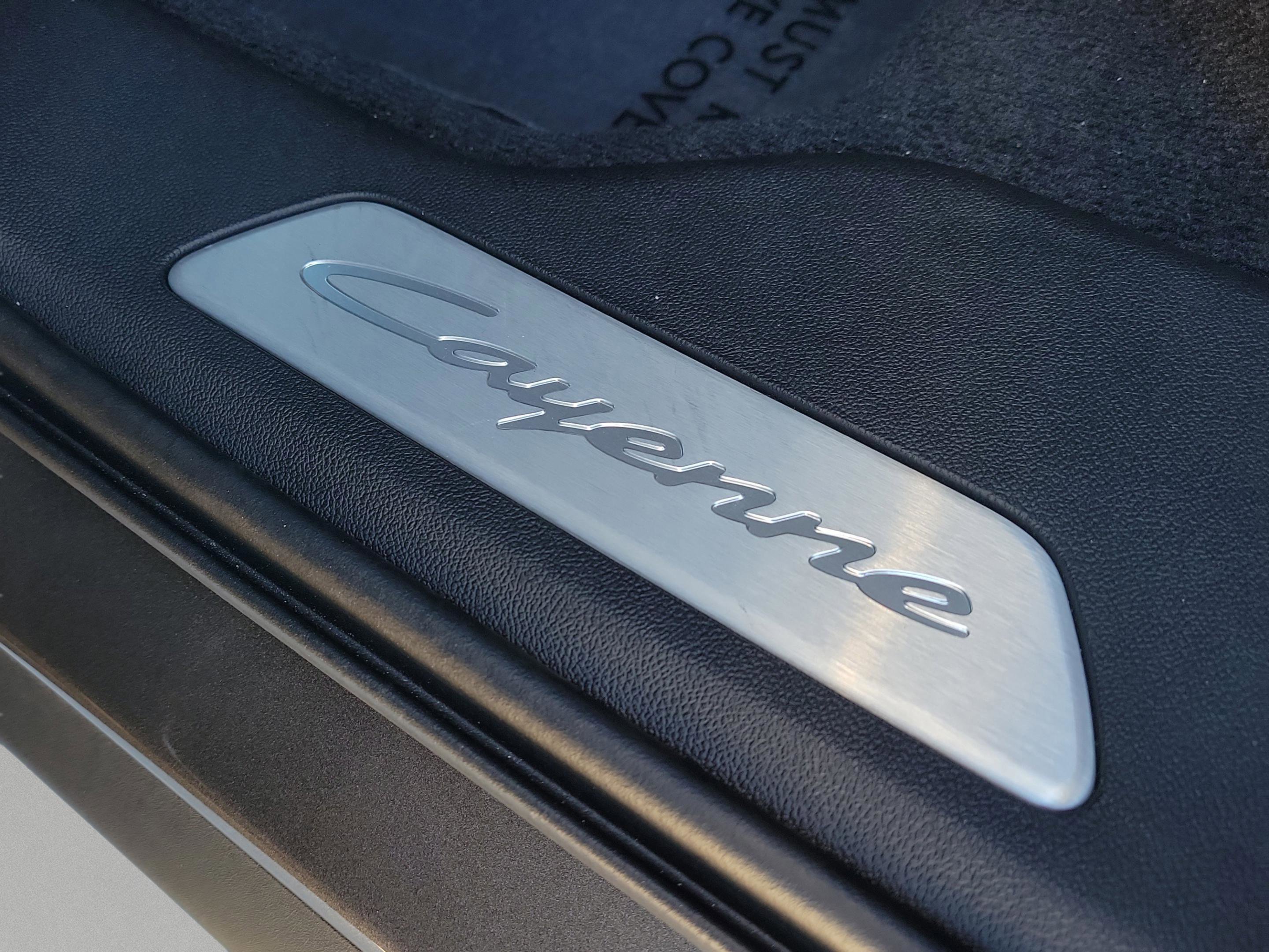 Used 2024 Porsche Cayenne S image 12