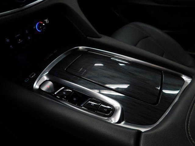 Used 2022 Buick Enclave Essence w/ Sport Touring Edition image 46