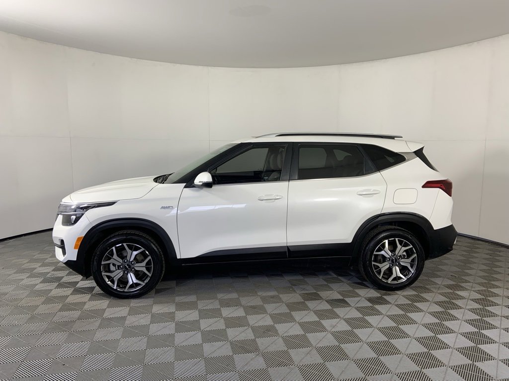 Used 2023 Kia Seltos EX image 6