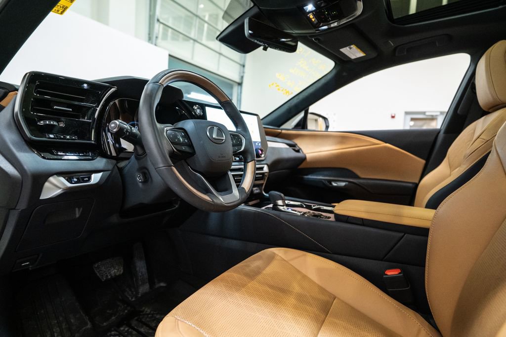 Used 2024 Lexus RX 350 Premium Plus w/ Convenience Package image 11
