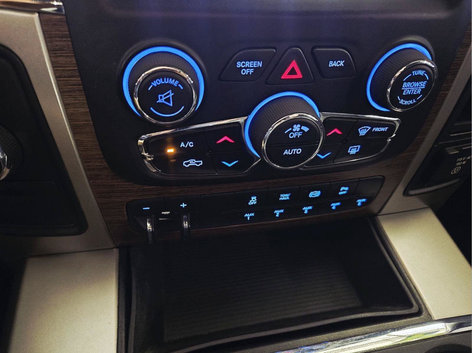 Used 2014 RAM 3500 Laramie AWD/4WD image 26