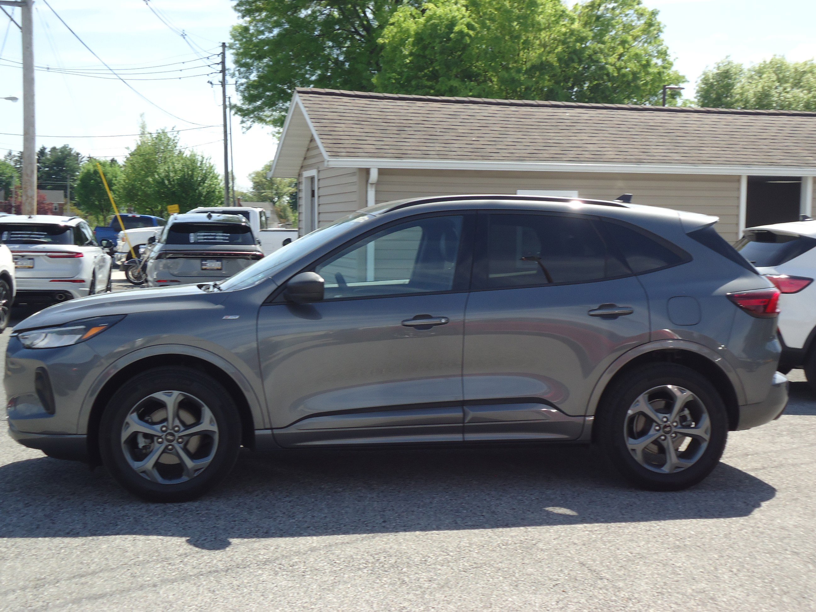 Used 2023 Ford Escape ST-Line w/ Tech Pack #1 AWD/4WD image 6