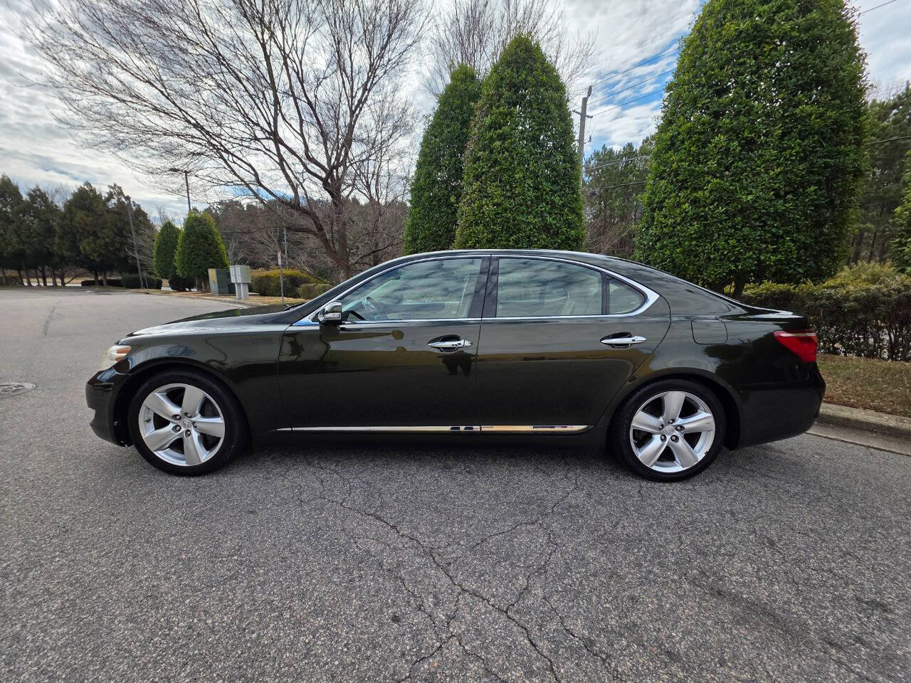 Used 2010 Lexus LS 460 image 2