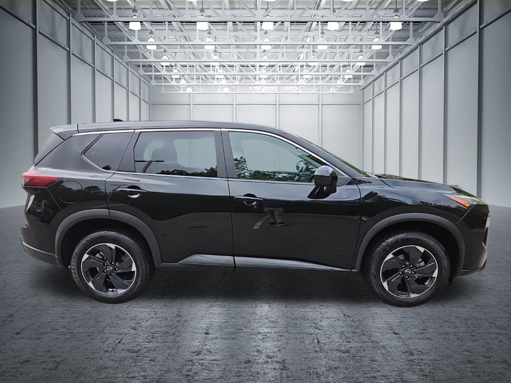 Certified 2025 Nissan Rogue SV FWD image 10