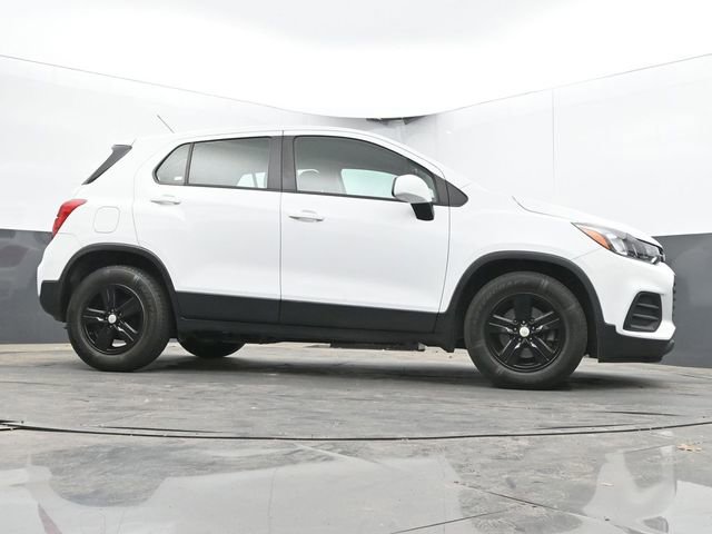 Used 2020 Chevrolet Trax LS FWD image 29