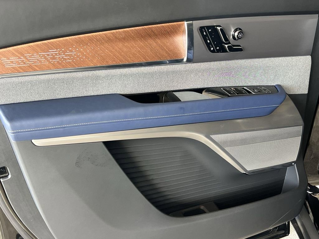 New 2026 Cadillac Vistiq Premium Luxury image 10