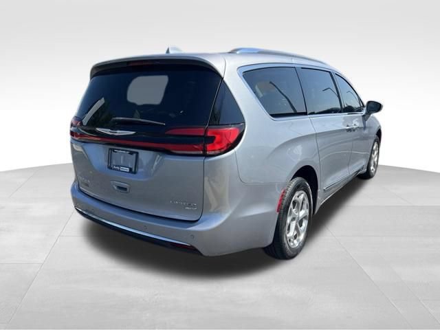 Used 2021 Chrysler Pacifica Limited AWD/4WD image 7