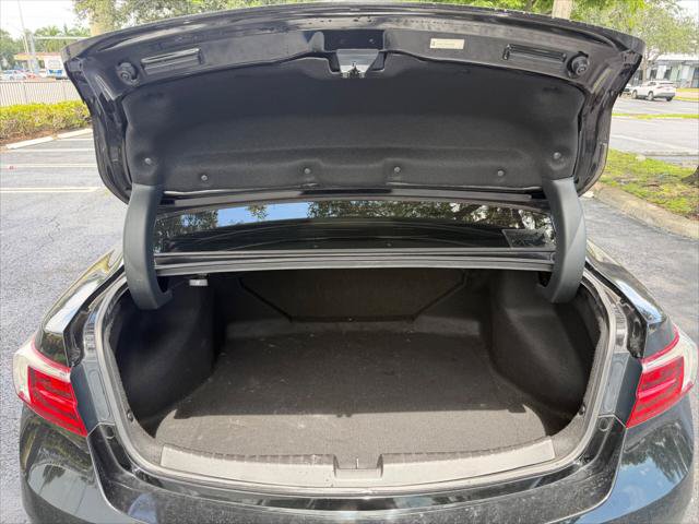 Used 2017 Acura ILX w/ AcuraWatch Plus Package FWD image 17