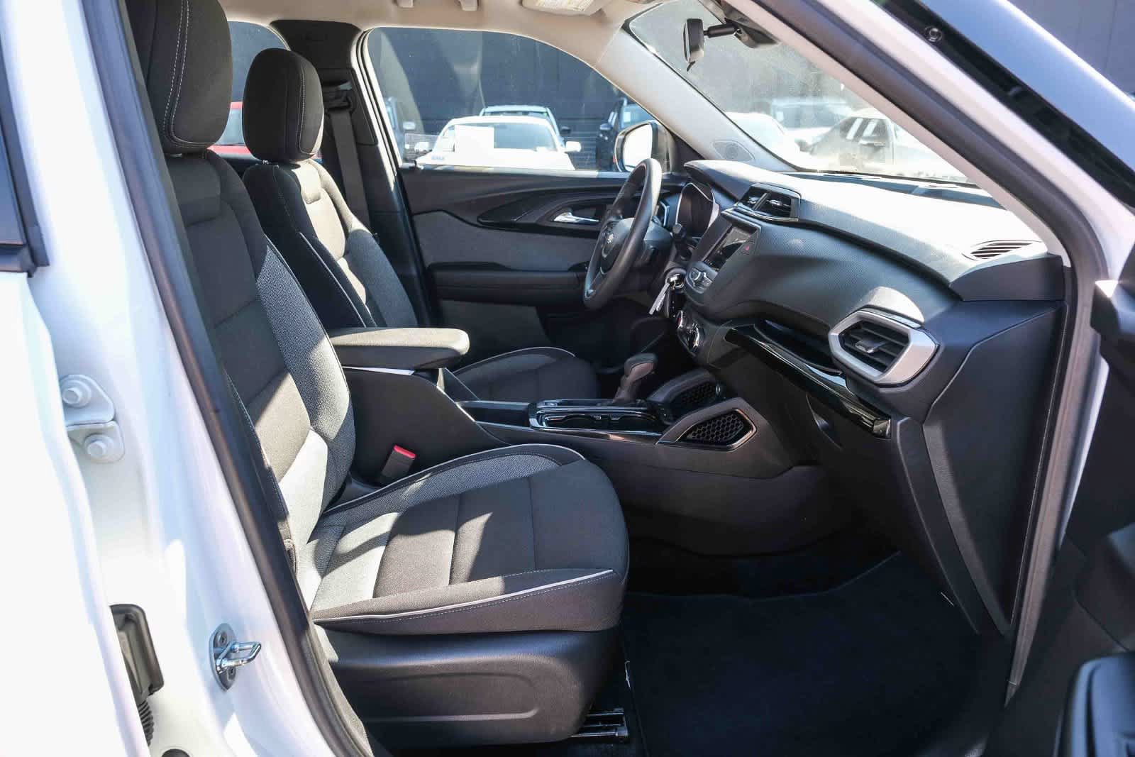 Used 2023 Chevrolet TrailBlazer LS FWD image 18