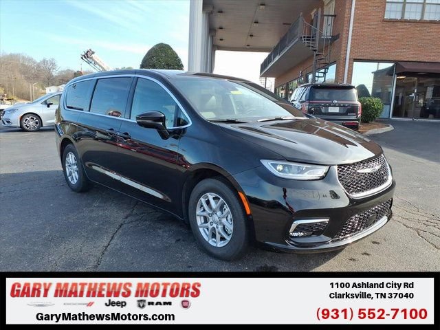 New 2026 Chrysler Pacifica Select FWD image 1