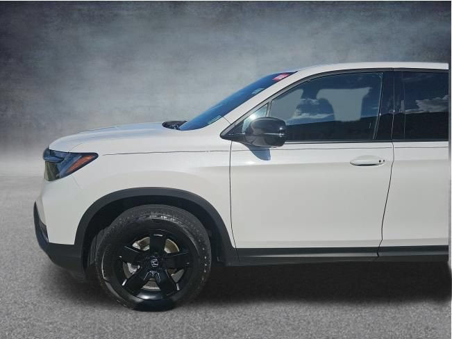 Used 2025 Honda Ridgeline Black Edition image 11