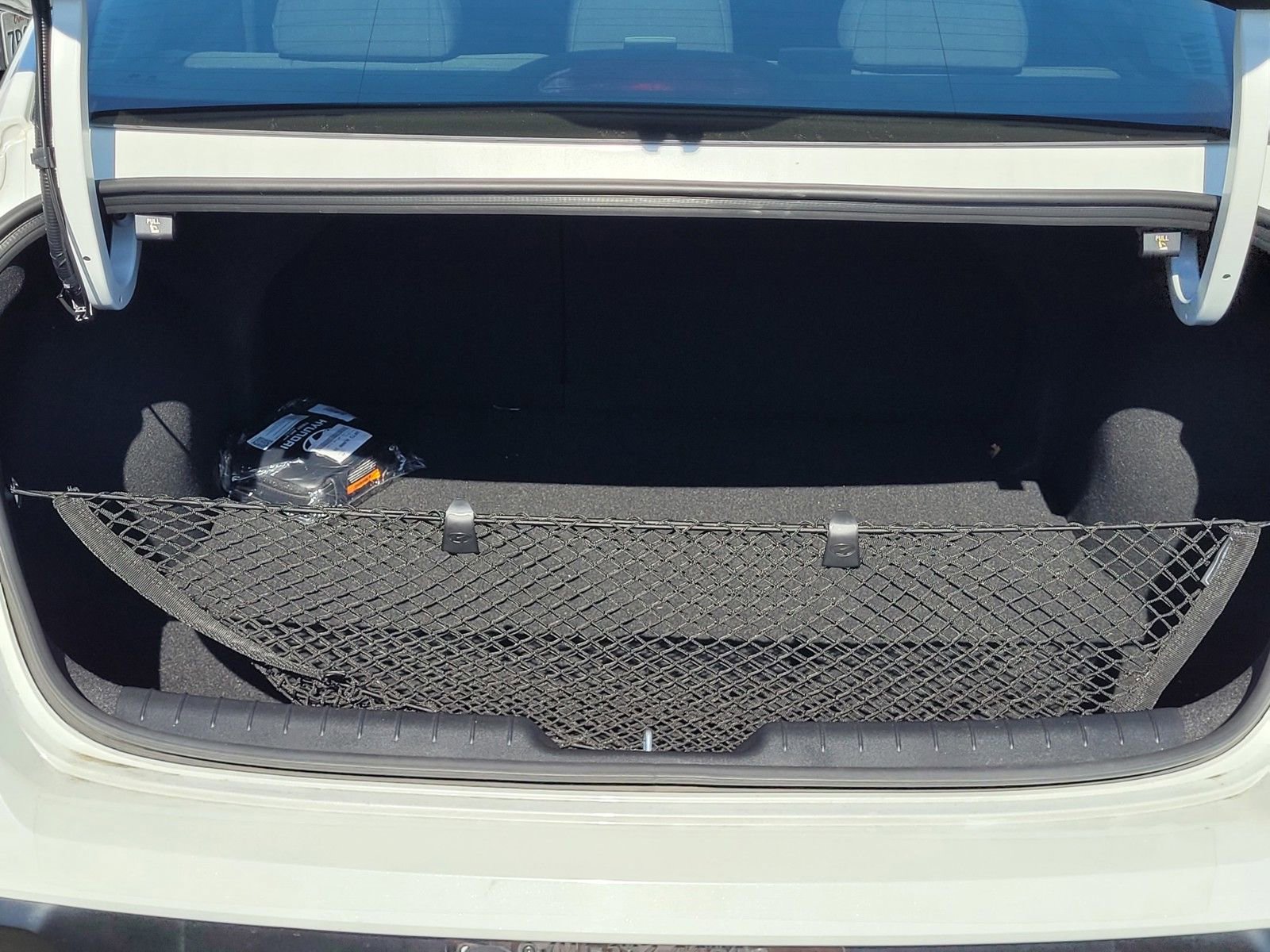 Certified 2025 Hyundai Elantra SEL image 33