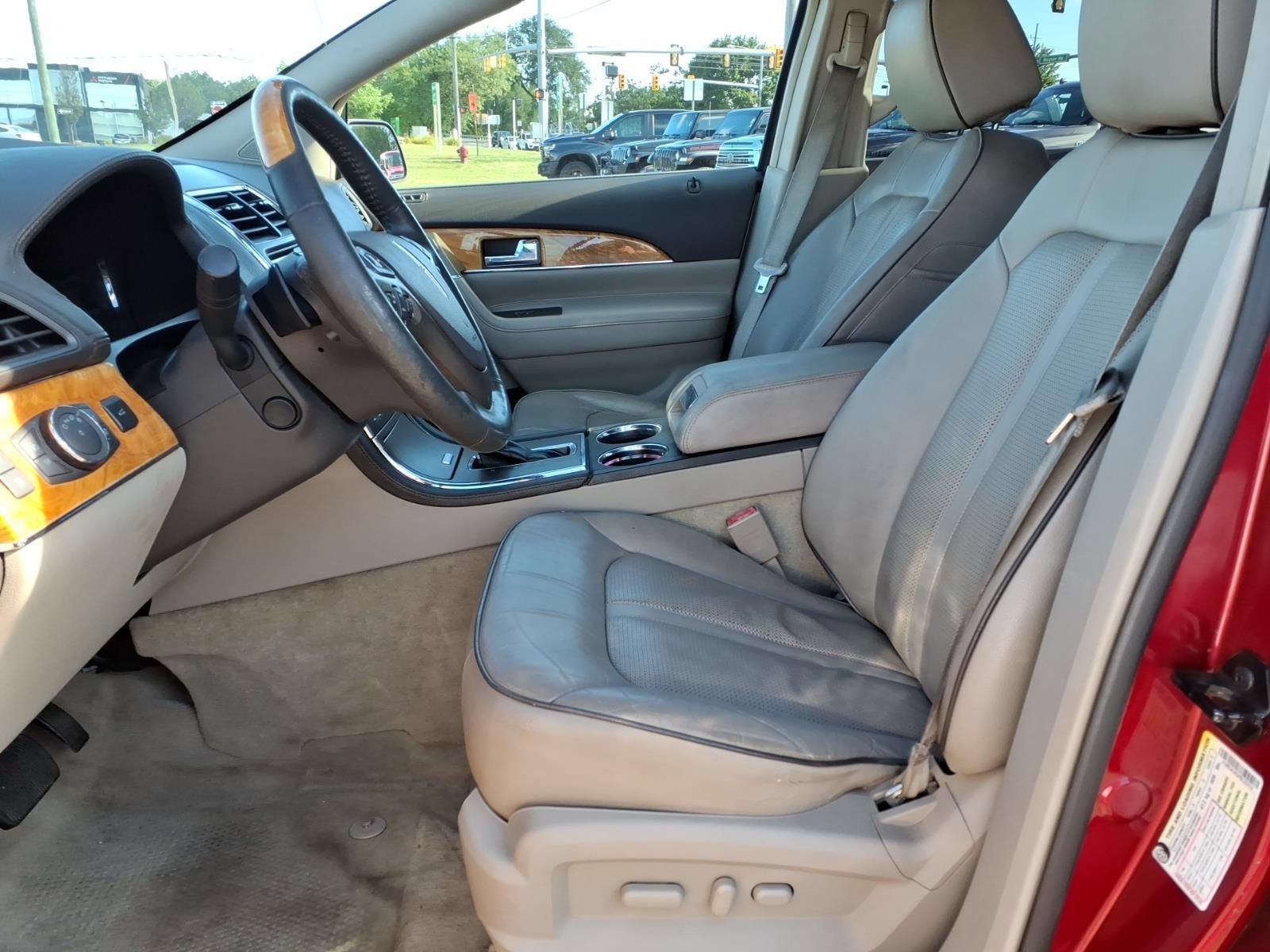 Used 2015 Lincoln MKX FWD w/ Equipment Group 101A image 17
