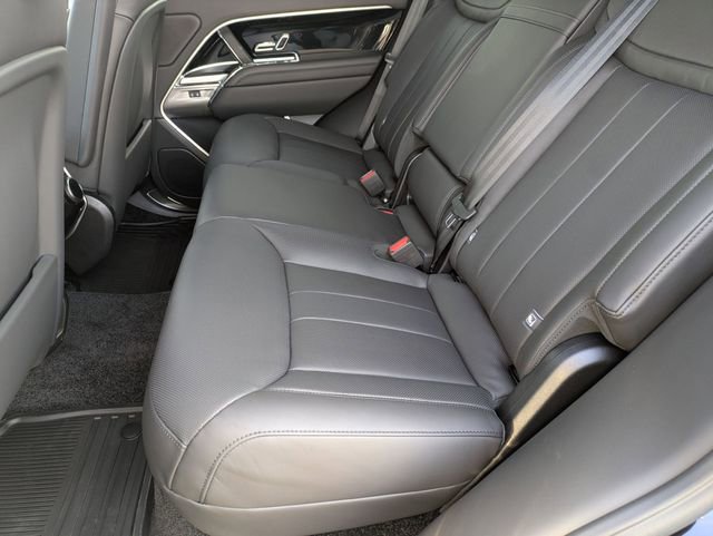 New 2026 Land Rover Range Rover SE image 15
