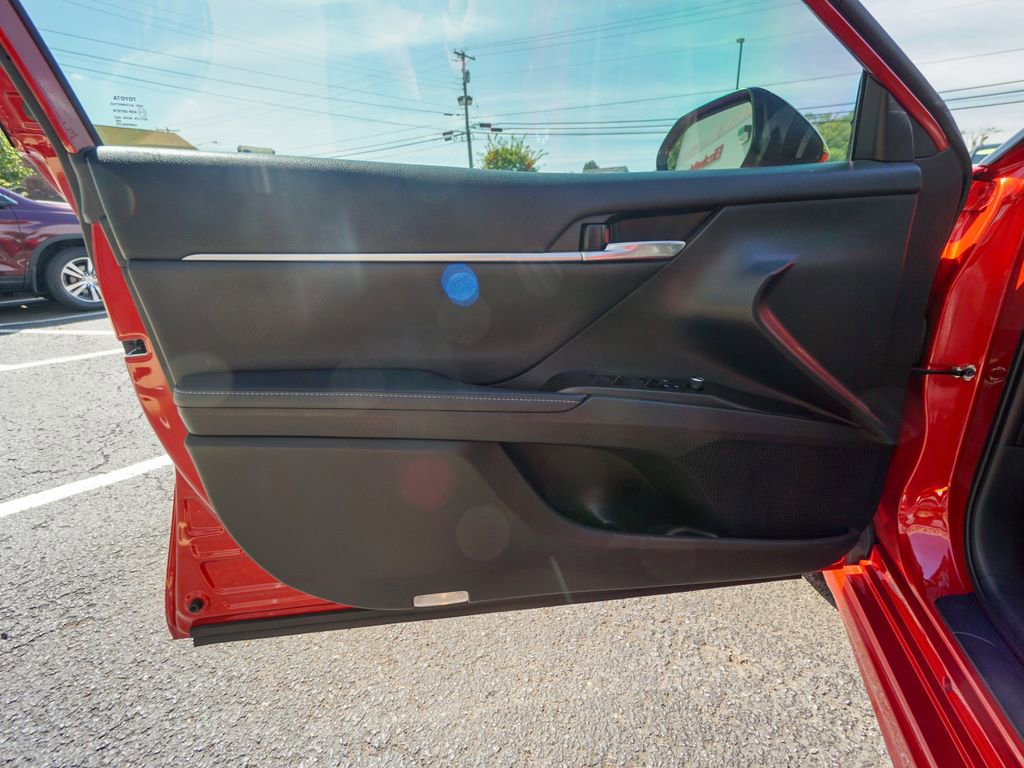 Used 2022 Toyota Camry XSE image 14