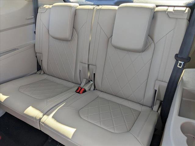 Used 2025 Volkswagen Atlas SEL Premium R-Line image 19